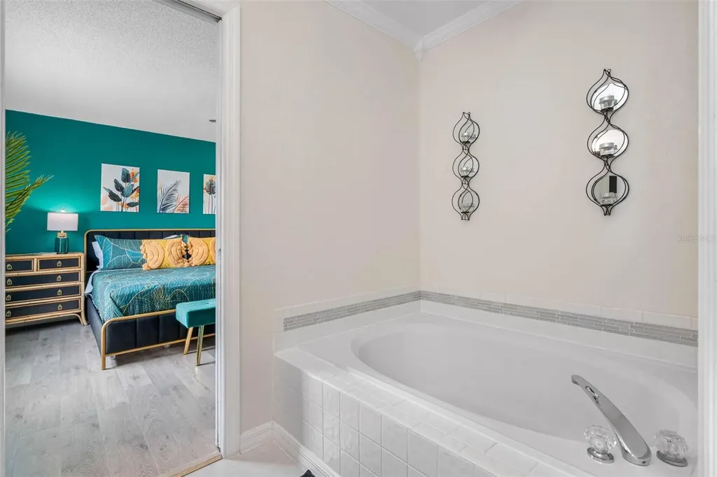 12692 Pineway Drive Largo FL 33773