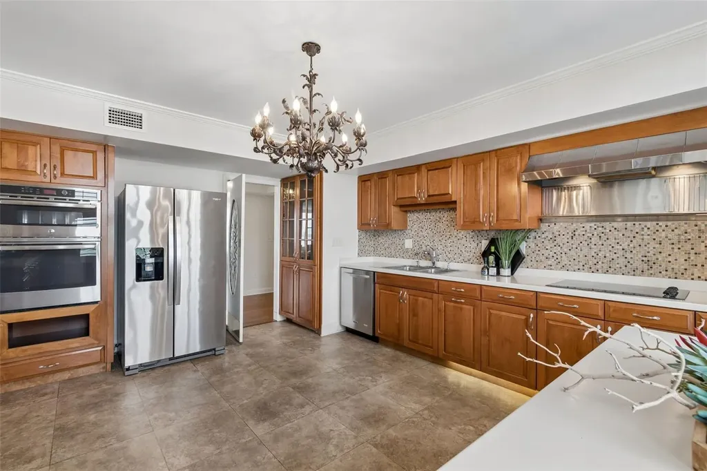 2403 S Ardson Place Tampa FL 33629