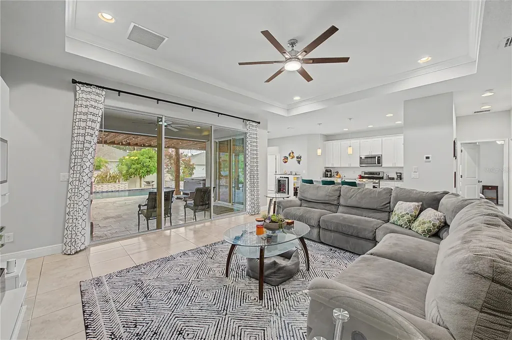 1604 Main Street Valrico FL 33594