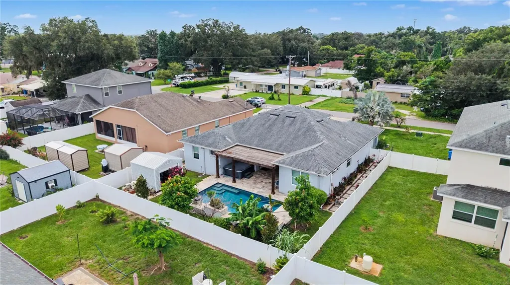 1604 Main Street Valrico FL 33594