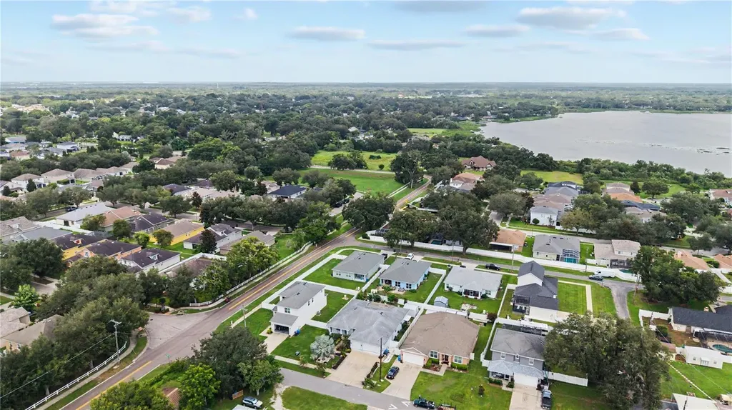 1604 Main Street Valrico FL 33594