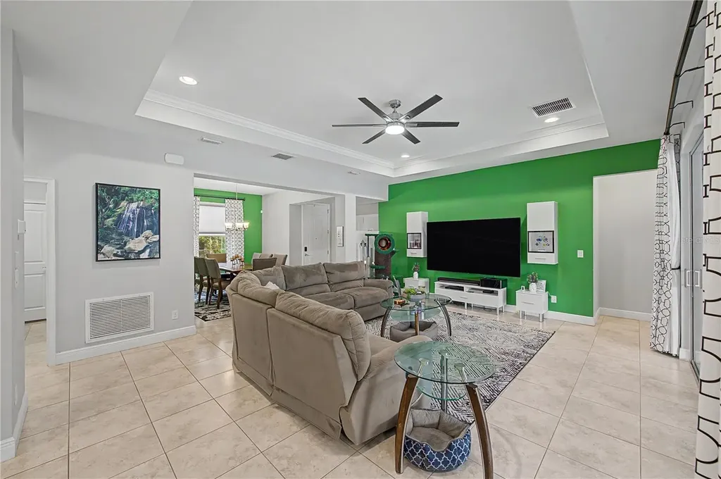 1604 Main Street Valrico FL 33594