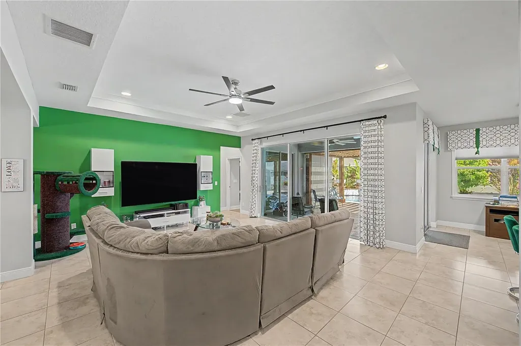 1604 Main Street Valrico FL 33594