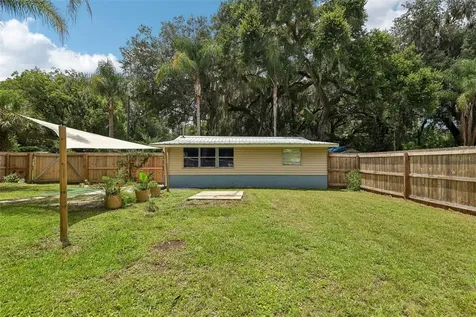 521 S 9th Street Crescent City FL 32112