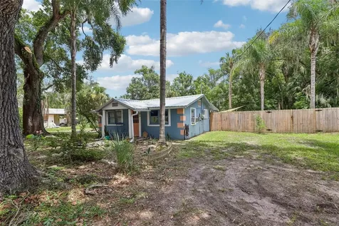 521 S 9th Street Crescent City FL 32112