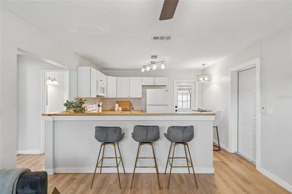 4001 W Rogers Avenue Tampa FL 33611