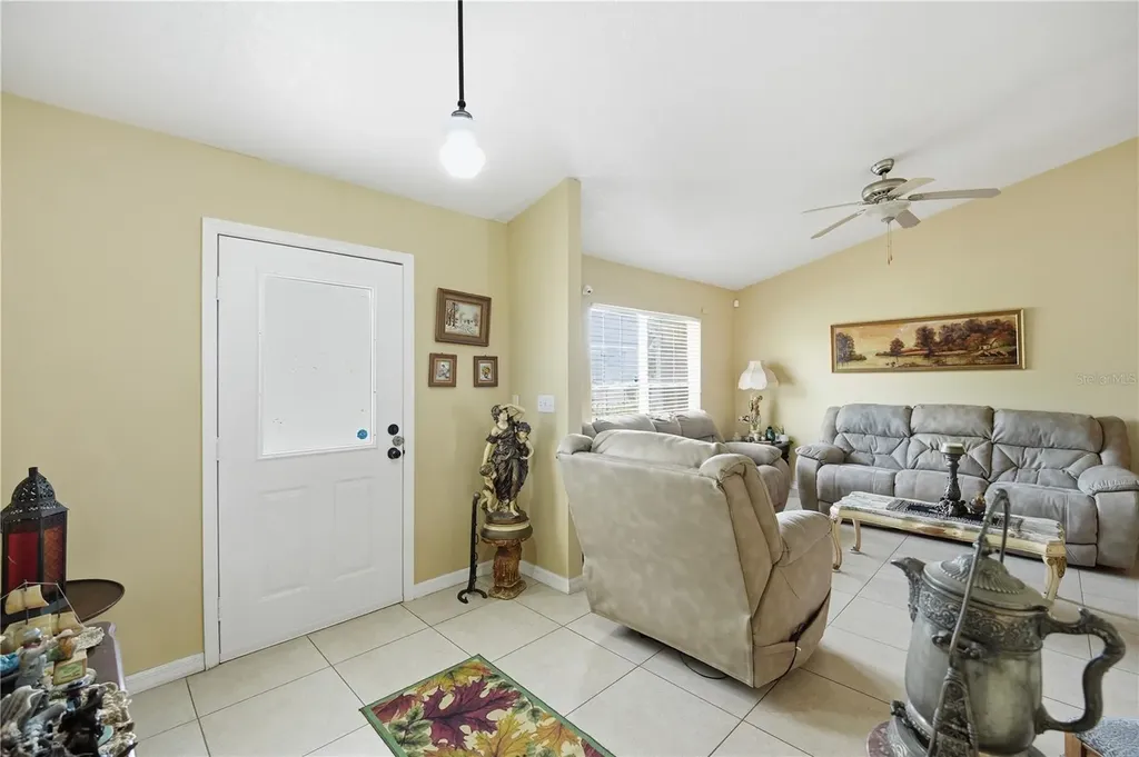 642 Madrid Drive Kissimmee FL 34758