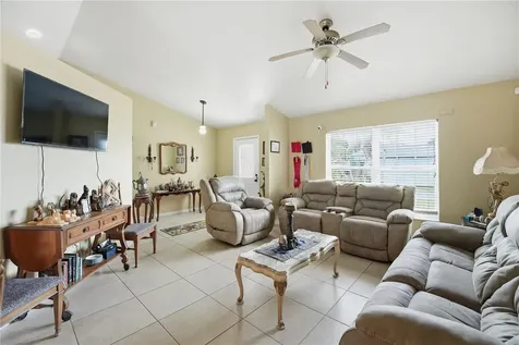 642 Madrid Drive Kissimmee FL 34758