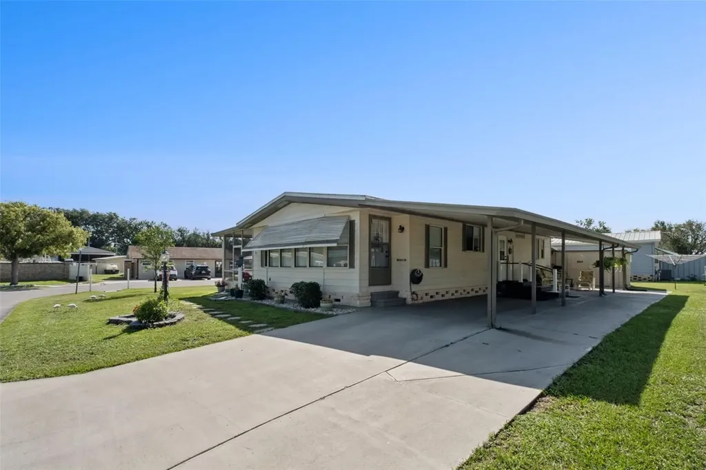 301 Lakeview Drive Osteen FL 32764