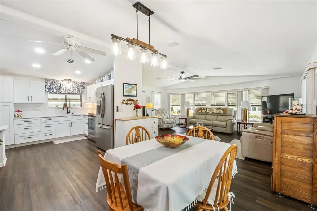 301 Lakeview Drive Osteen FL 32764