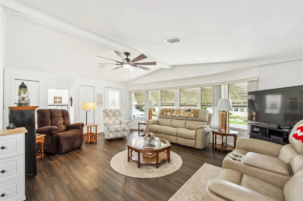301 Lakeview Drive Osteen FL 32764