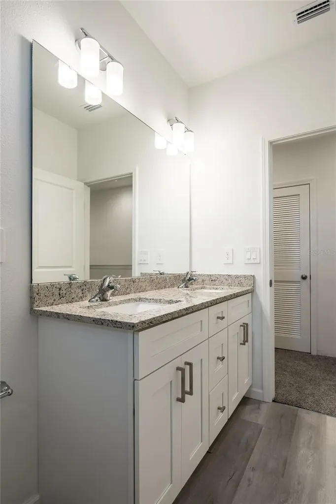5377 Vista Lago Drive Orlando FL 32811