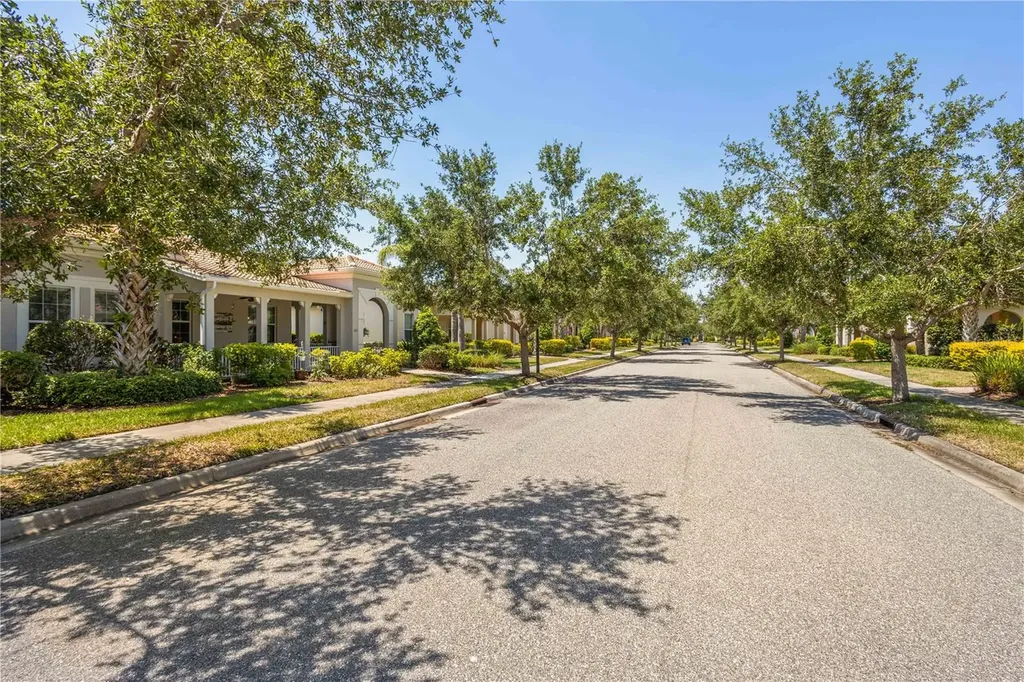 1585 Dorgali Drive Sarasota FL 34238