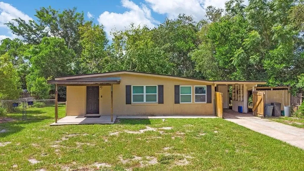 310 E 6th Street Chuluota FL 32766