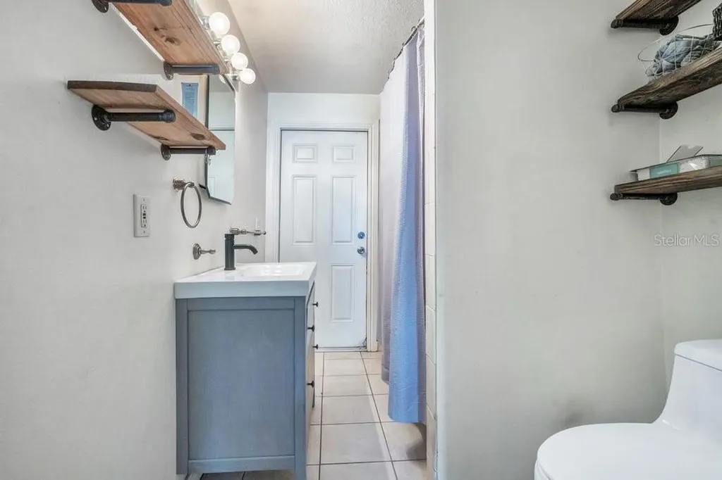 310 E 6th Street Chuluota FL 32766