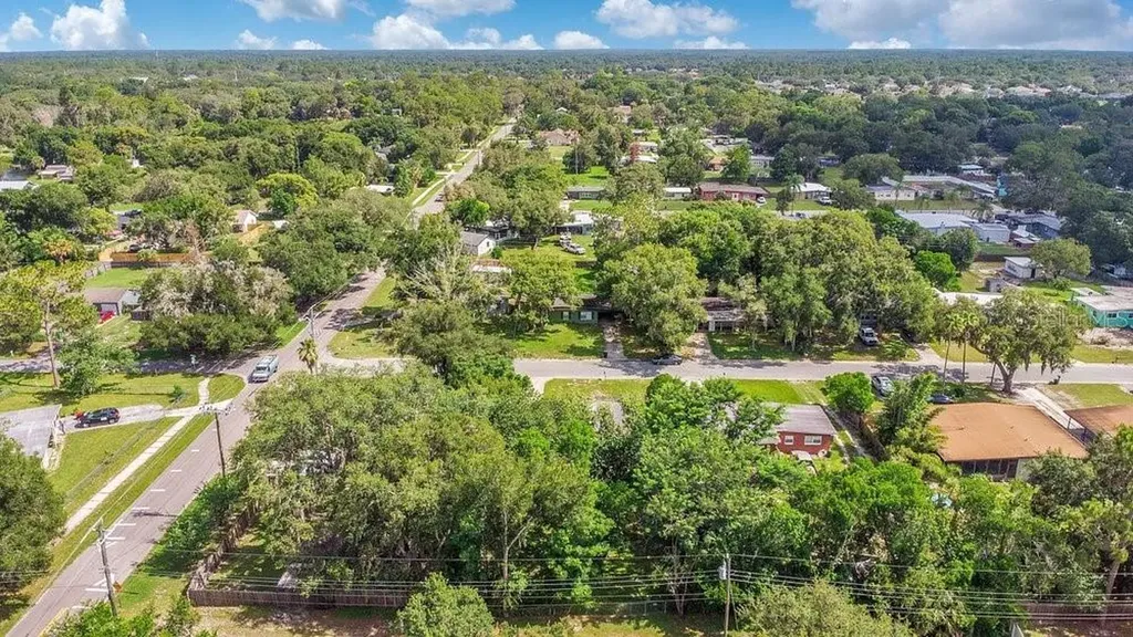 310 E 6th Street Chuluota FL 32766