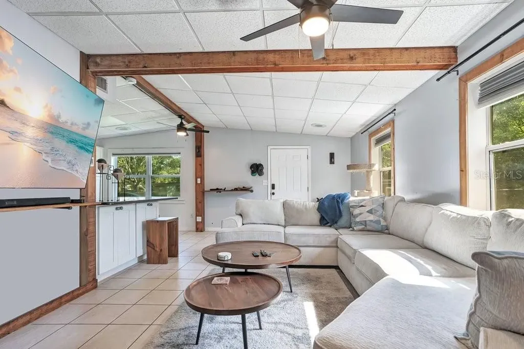 310 E 6th Street Chuluota FL 32766
