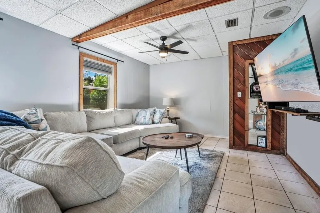 310 E 6th Street Chuluota FL 32766