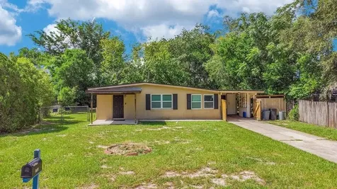 310 E 6th Street Chuluota FL 32766