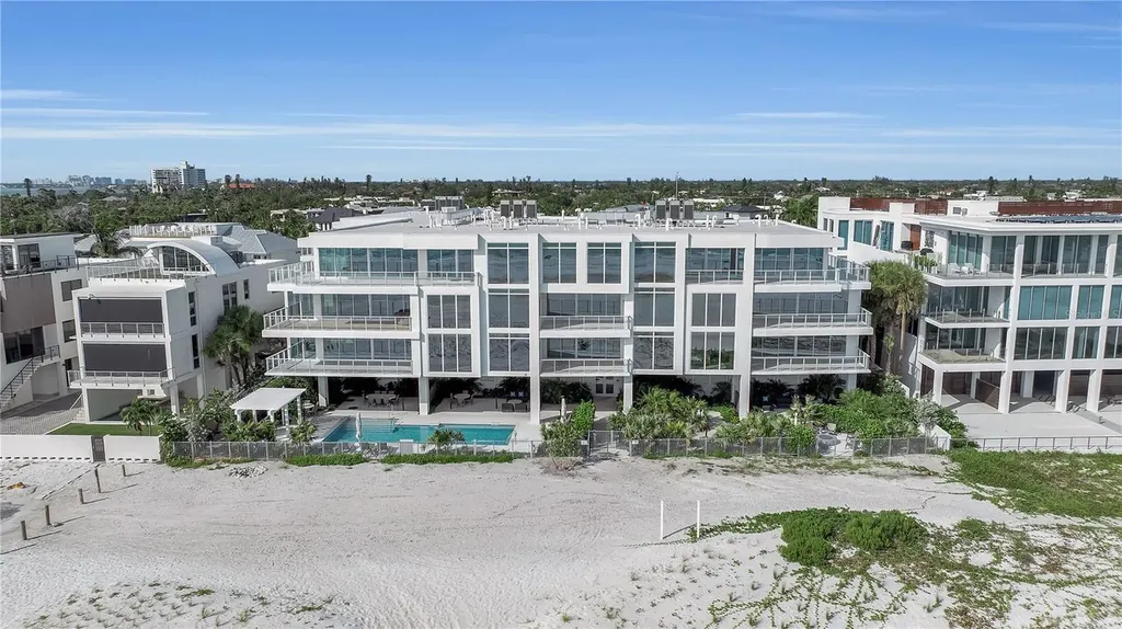 70 Avenida Veneccia Sarasota FL 34242