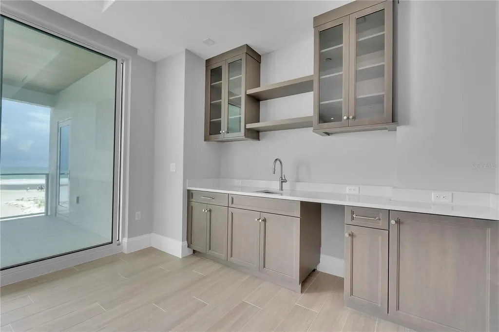 70 Avenida Veneccia Sarasota FL 34242