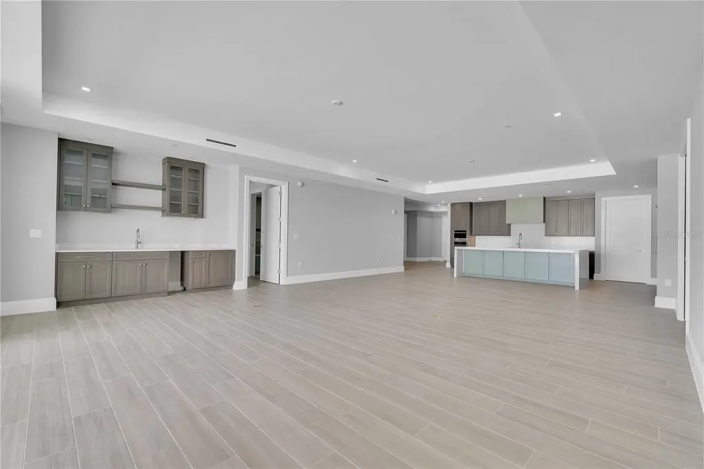 70 Avenida Veneccia Sarasota FL 34242