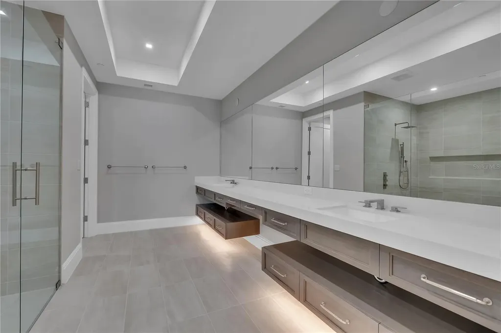 70 Avenida Veneccia Sarasota FL 34242