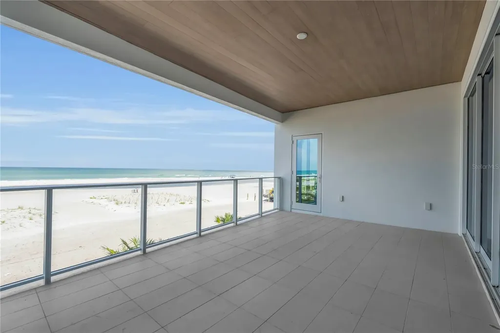 70 Avenida Veneccia Sarasota FL 34242
