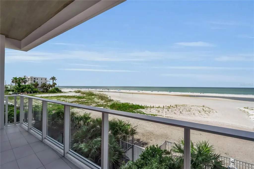 70 Avenida Veneccia Sarasota FL 34242