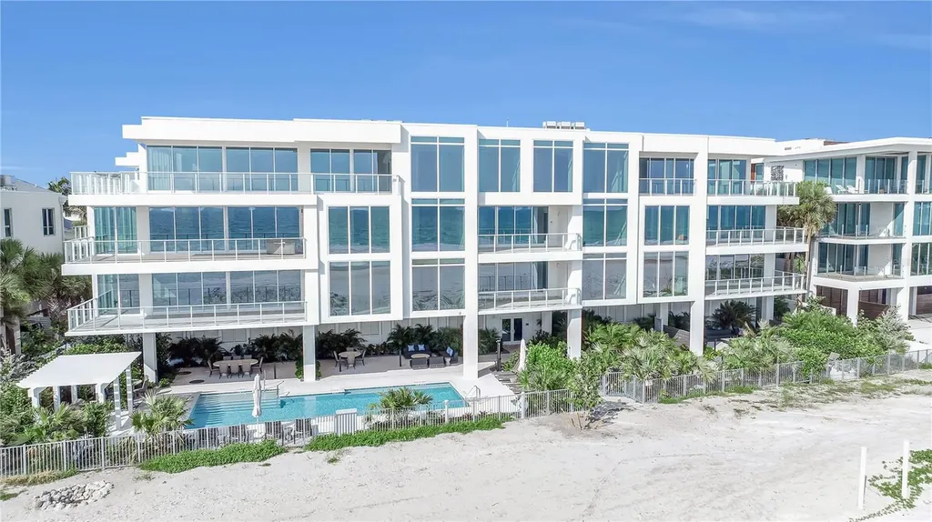 70 Avenida Veneccia Sarasota FL 34242