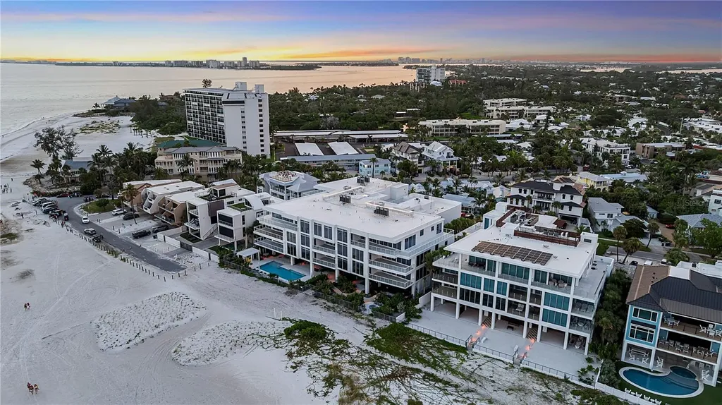 70 Avenida Veneccia Sarasota FL 34242