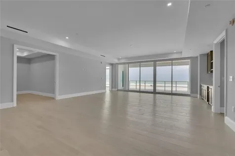 70 Avenida Veneccia Sarasota FL 34242