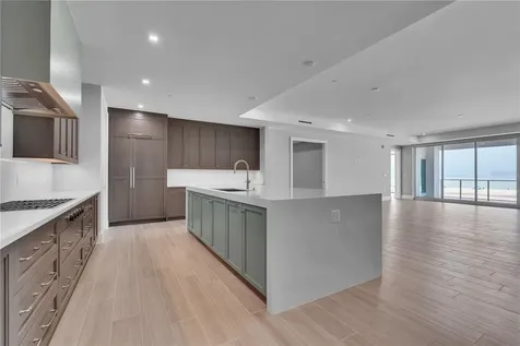 70 Avenida Veneccia Sarasota FL 34242