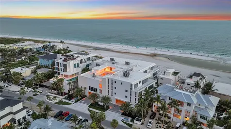 70 Avenida Veneccia Sarasota FL 34242