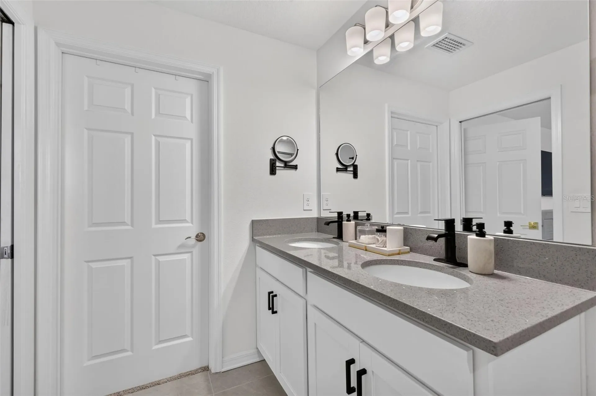 1813 Fender Lane Sarasota FL 34240