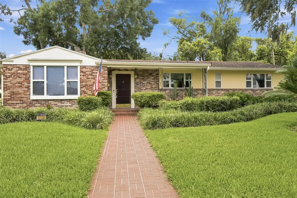 1228 Spring Lake Drive Orlando FL 32804