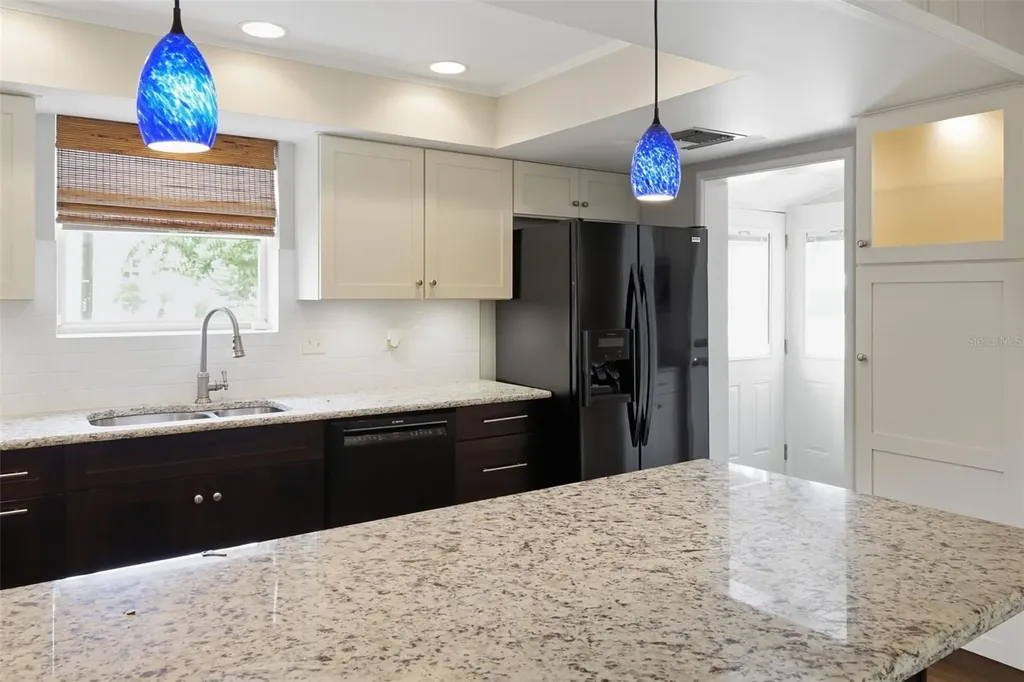 1228 Spring Lake Drive Orlando FL 32804