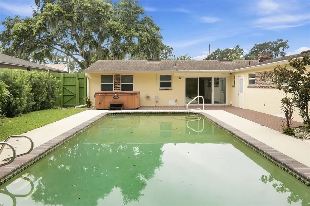 1228 Spring Lake Drive Orlando FL 32804