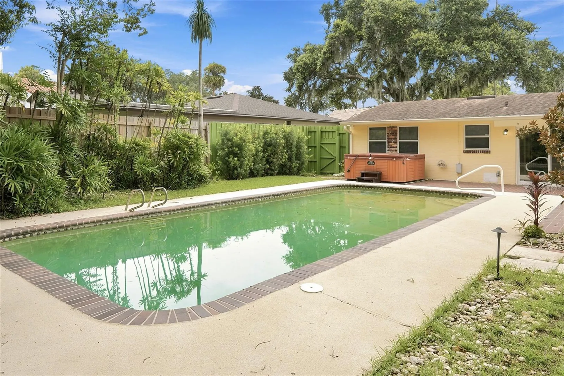 1228 Spring Lake Drive Orlando FL 32804