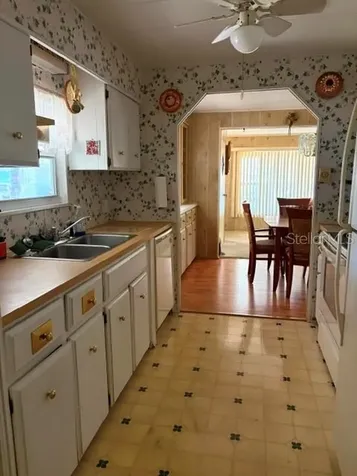 130 Patricia Avenue Dunedin FL 34698