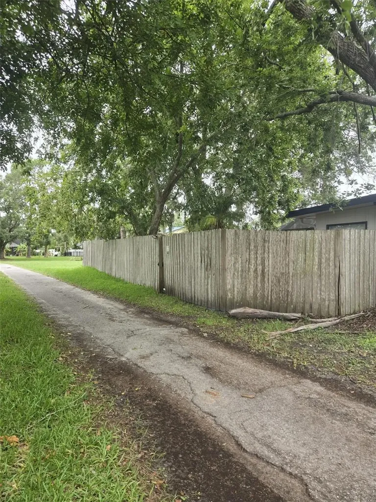 4608 Netherwood Drive Tampa FL 33624