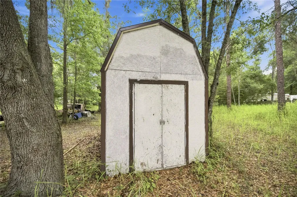 12897 NW Highway 225 Reddick FL 32686