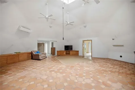 12897 NW Highway 225 Reddick FL 32686