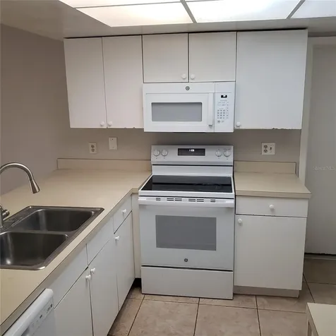 4452 Pinebark Avenue Orlando FL 32811