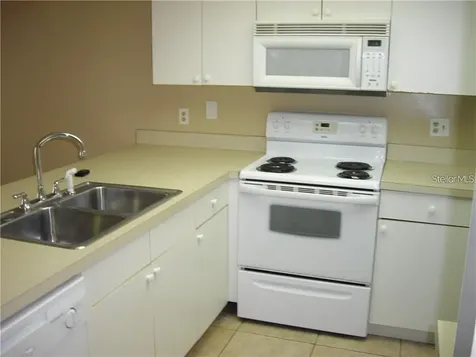 4452 Pinebark Avenue Orlando FL 32811
