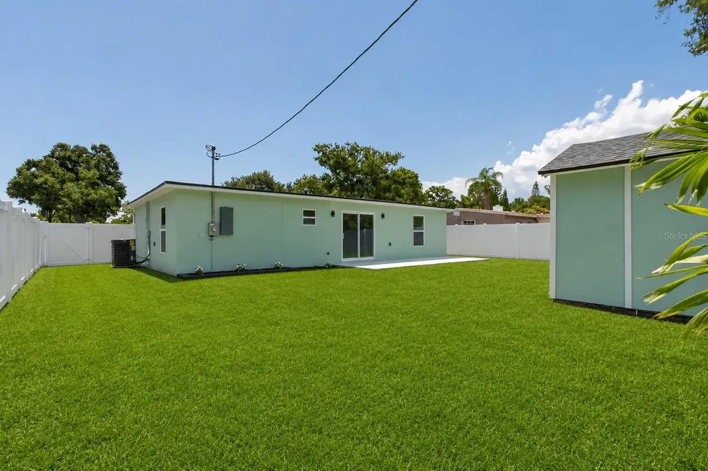 106 Melody Lane Largo FL 33771