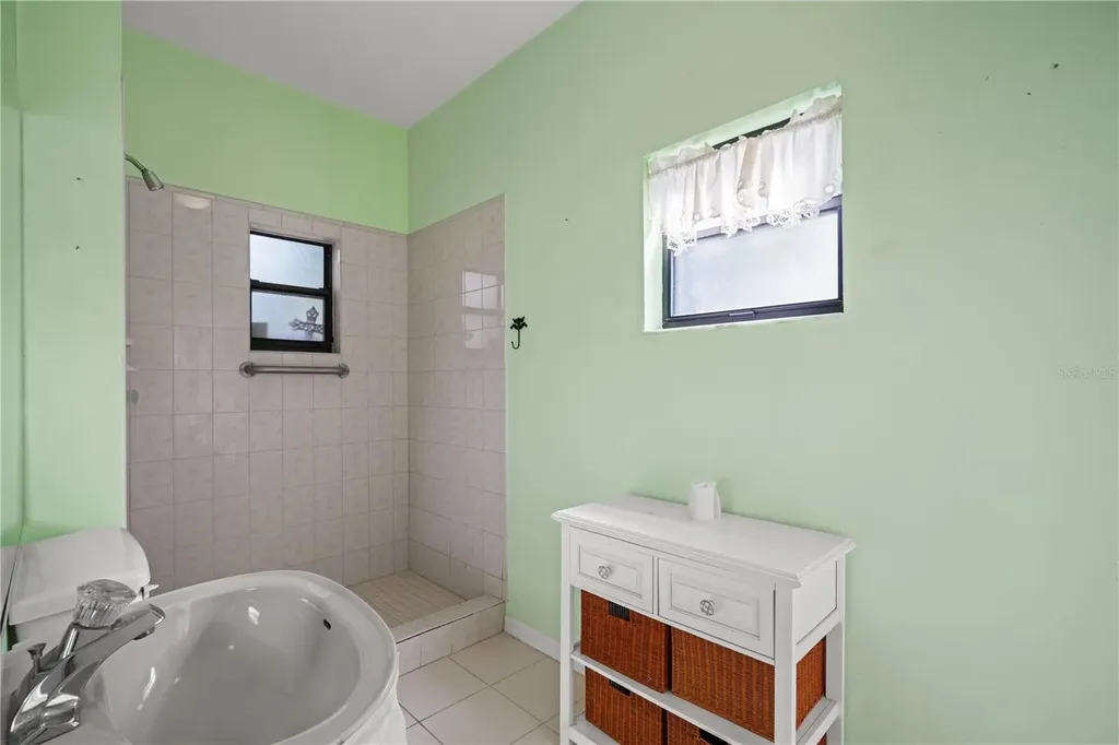 15923 Ellsworth Drive Tampa FL 33647