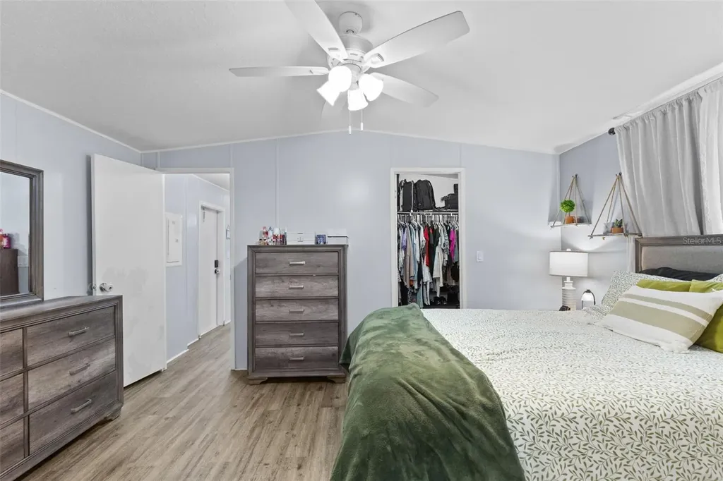 11535 Leanne Walk Tampa FL 33637