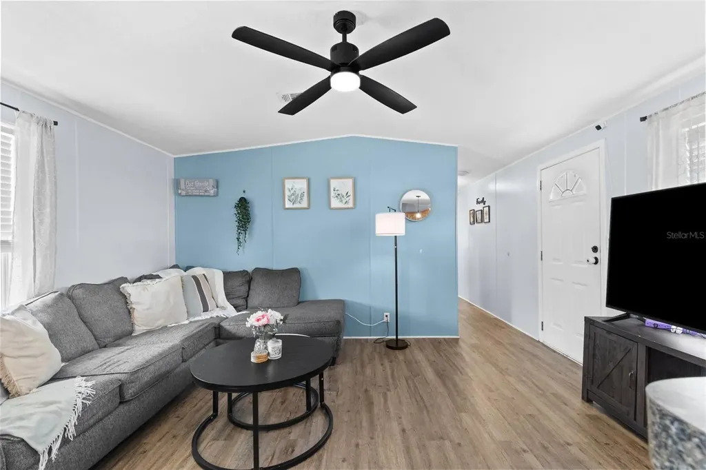 11535 Leanne Walk Tampa FL 33637