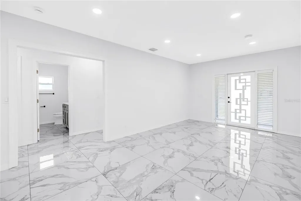 1827 16th Street S St Petersburg FL 33705